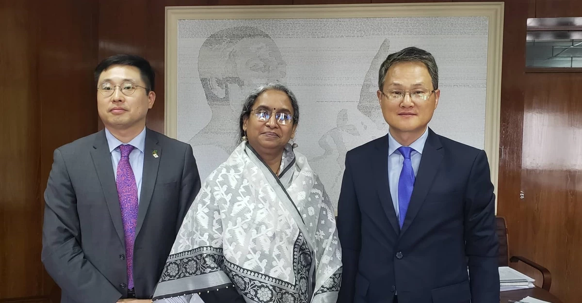 শিক্ষামন্ত্রীর সঙ্গে দক্ষিণ কোরিয়ার রাষ্ট্রদূতের সৌজন্য সাক্ষাৎ